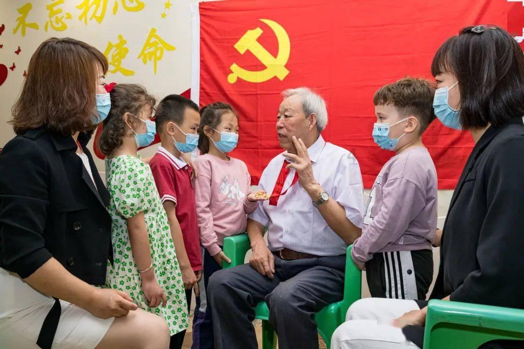 问喜欢的男生喜欢什么类型的女生，他说喜欢我的我喜欢的是啥意思？游戏画面